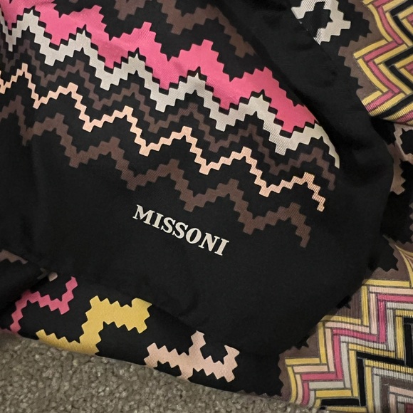 Missoni Multicolor Zigzag Scarf - Picture 2 of 4